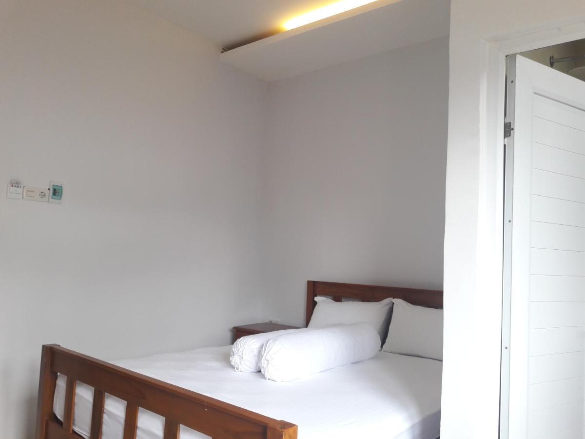 Azalia Residence Palembang Exterior foto